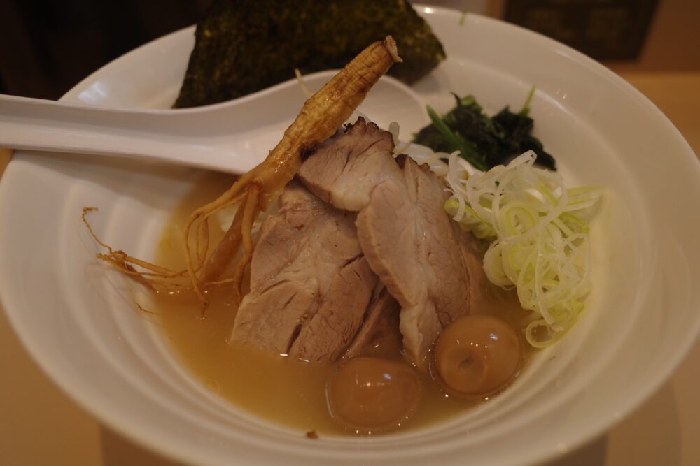 白ラーメンの具材