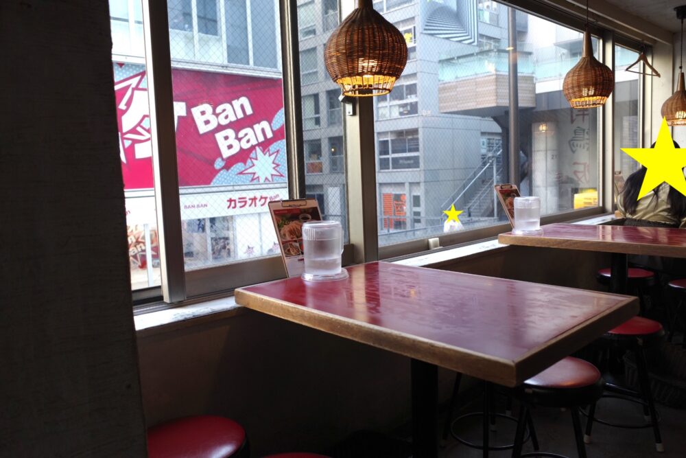 獅天鶏飯さん店内