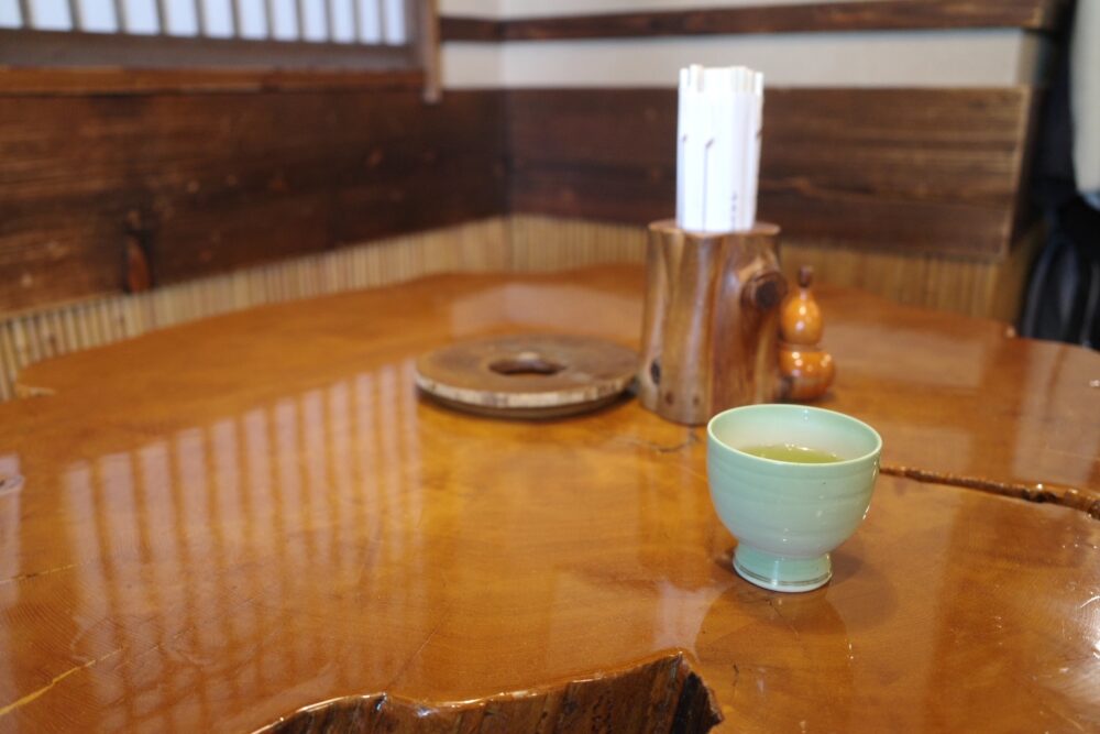 十六文そば七さん店内