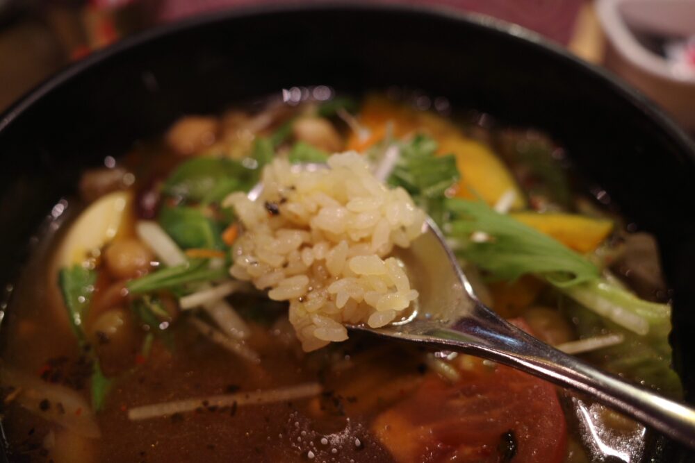 スープに浸したライス