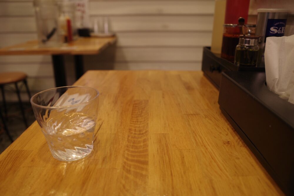 油そば専門店 ずずずさんテーブル