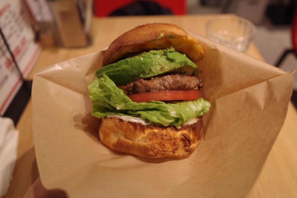 バーガー袋にあるアボカド海苔わさびバーガー