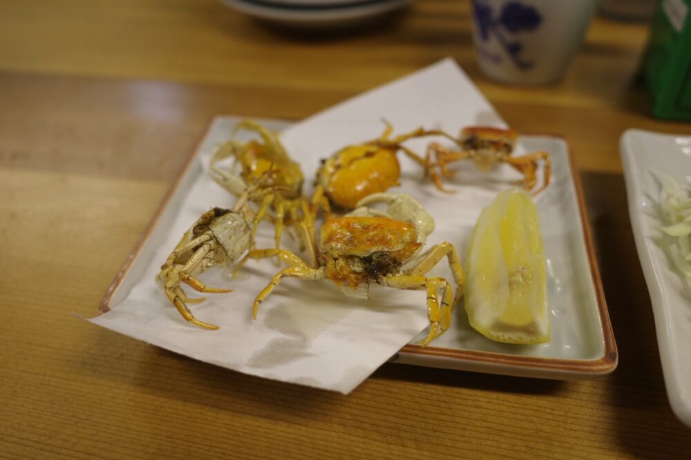 サワガニの素揚げ