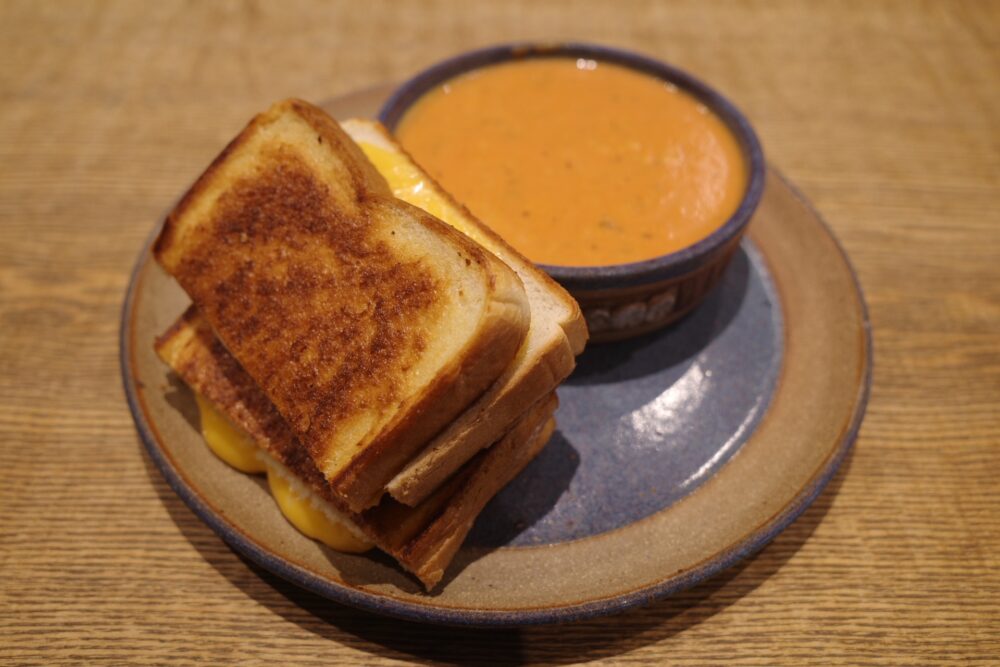 グリルドチーズとトマトスープ