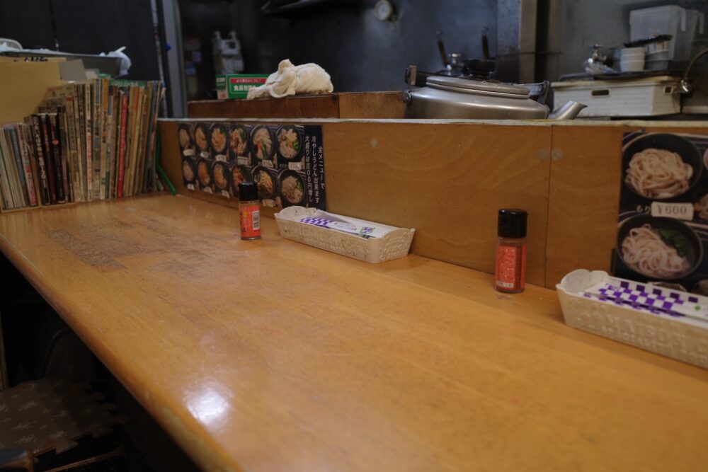 関西風手打うどん いらっしゃいさん店内