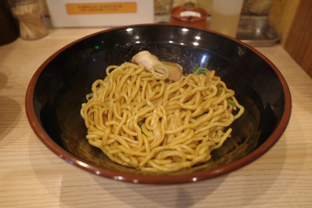 混ぜた油そば大盛