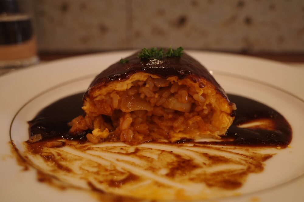 磨宝卵のオムライスの断面