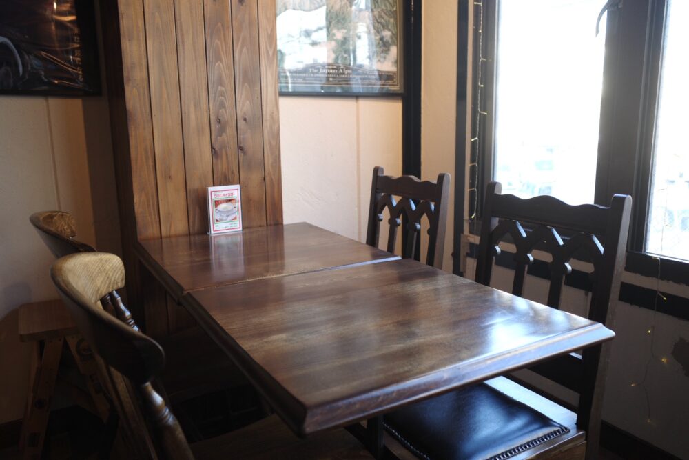 カフェ アルプスさん店内