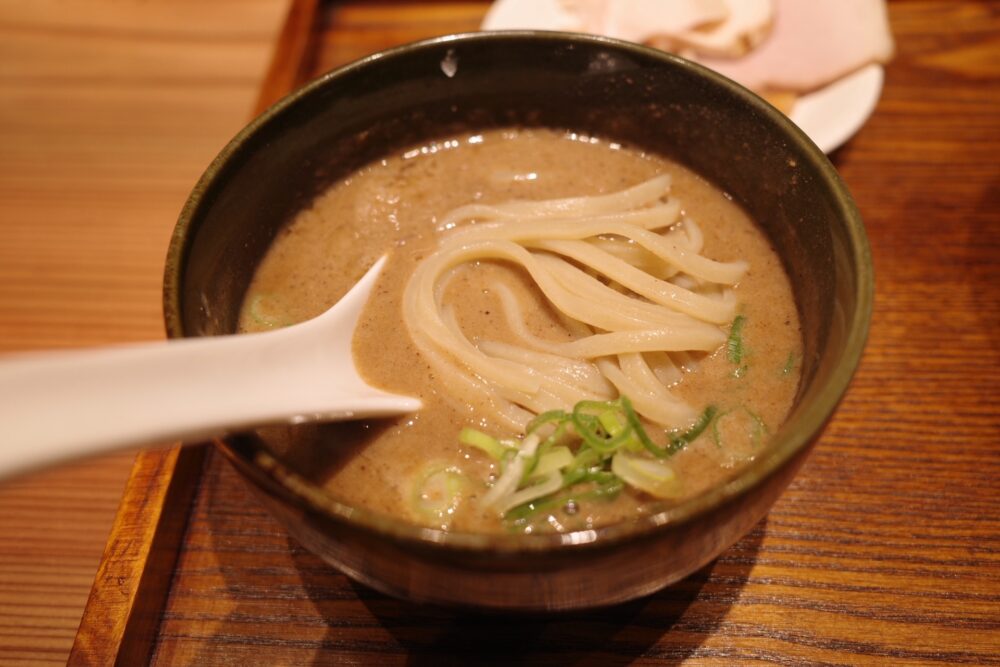 つけ麺の表面