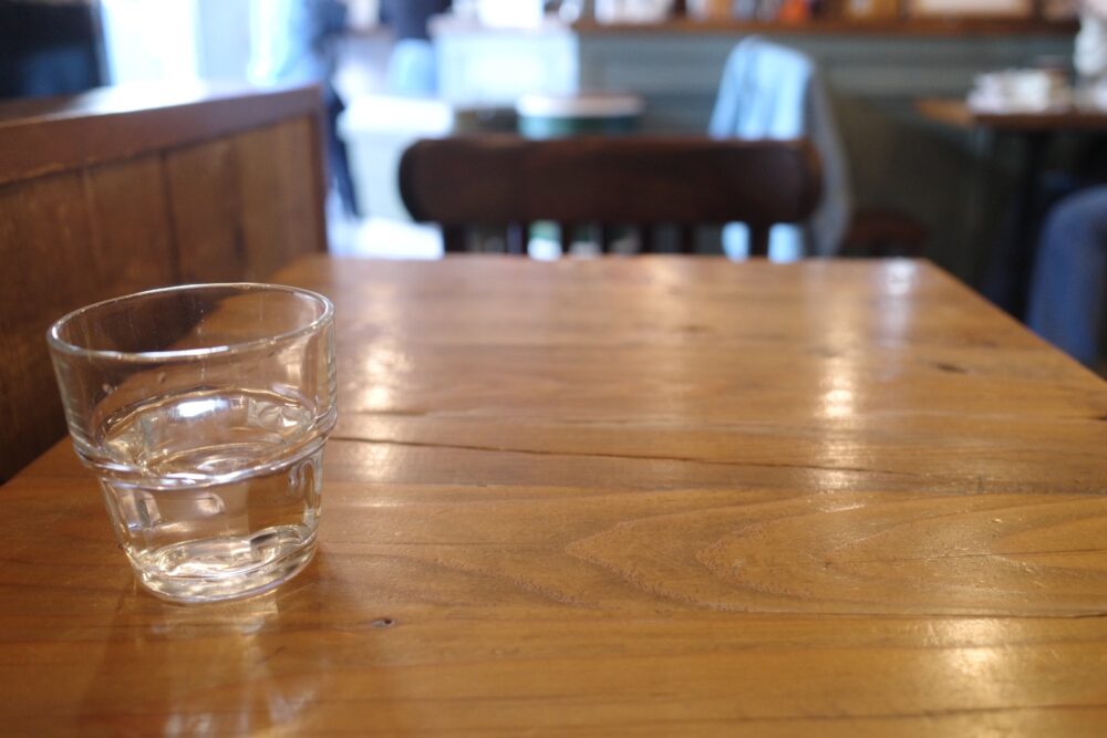 グラットブラウン ローストアンドベイクさんテーブル