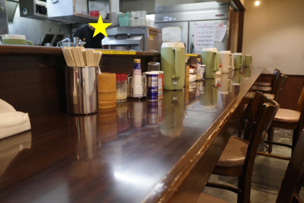 のりや食堂さん店内
