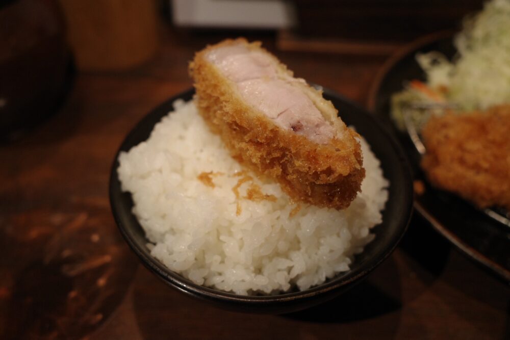 ロースかつをのせたご飯