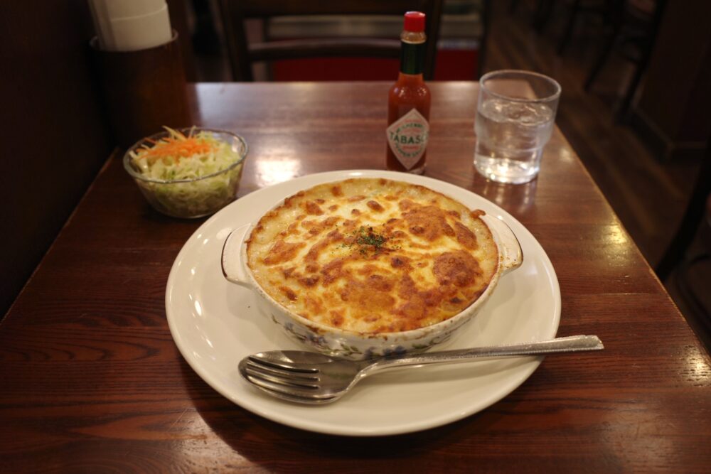 スパゲッティグラタンとサラダ