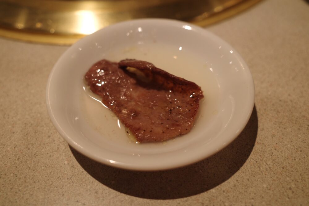 一切れの上タン塩