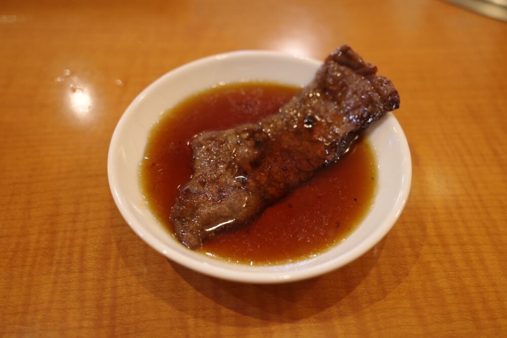 黒毛、和牛並霜降り