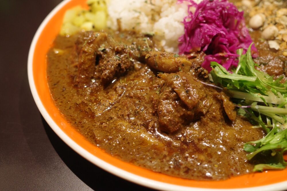 ミックスきのことチキンとスターアニスのカレー