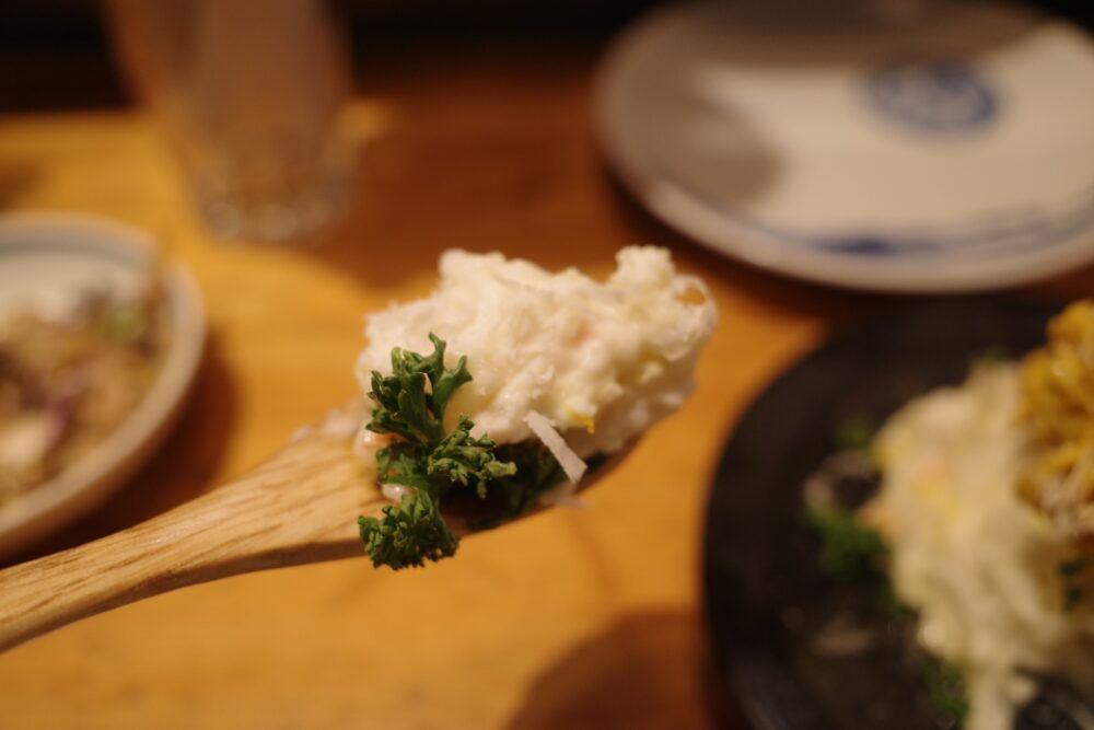 一口のおしんじょのポテサラ