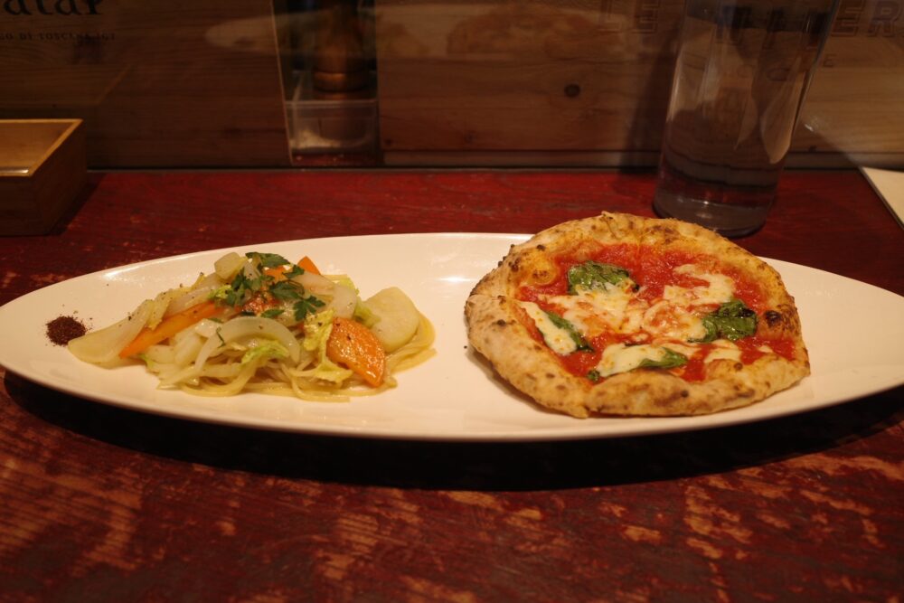 小さめのピッツァと少なめのパスタ