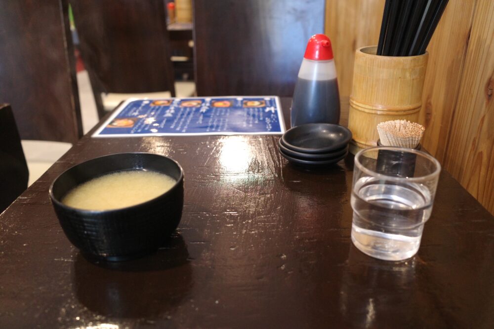 海鮮丼 ちょい飲み そしじさんテーブル