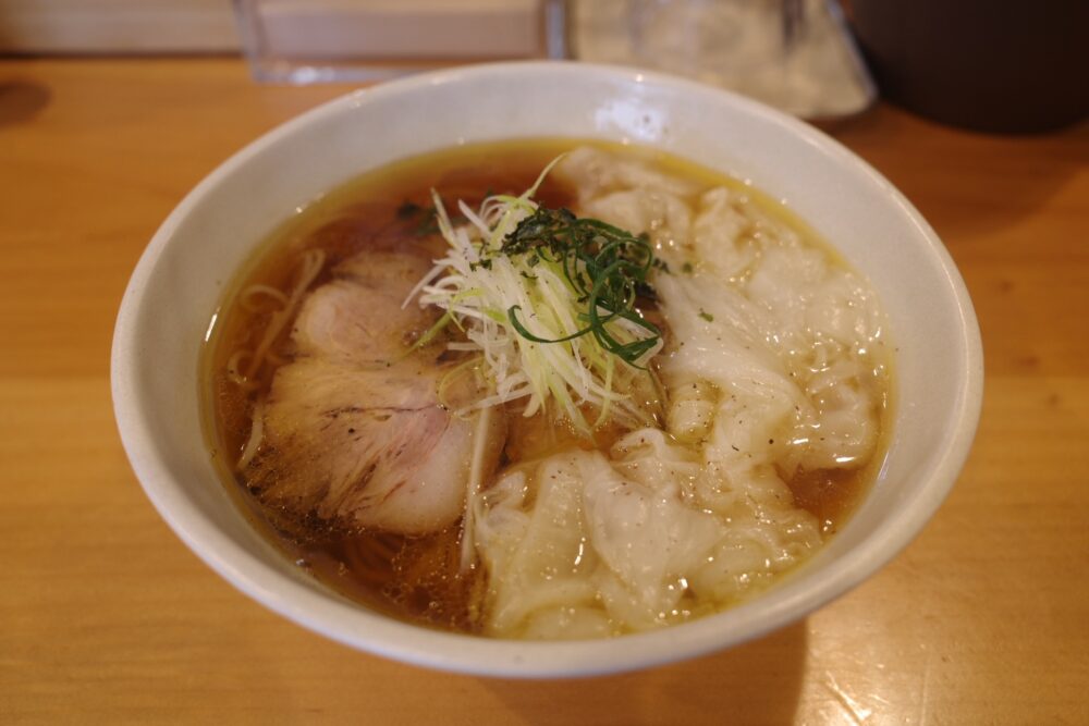 醤油ワンタンメン