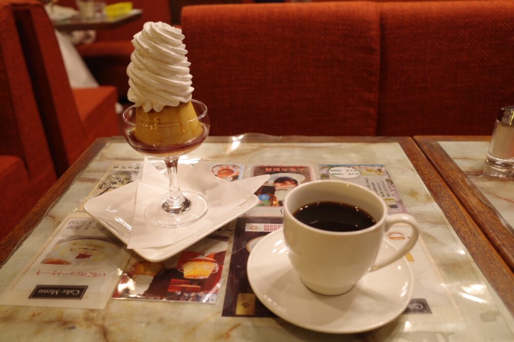 自家製プリン(ホイップのせ)＋コーヒー