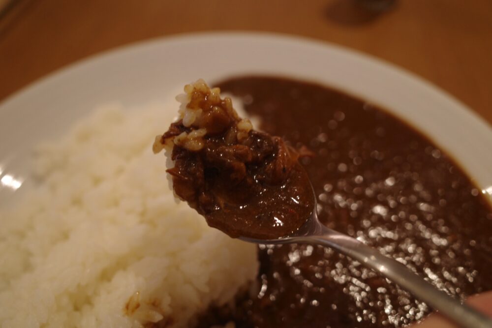 一口の牛すじカレー