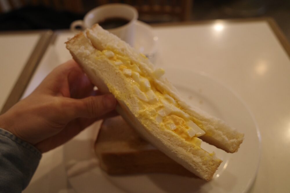 一口のホットサンド(タマゴ)