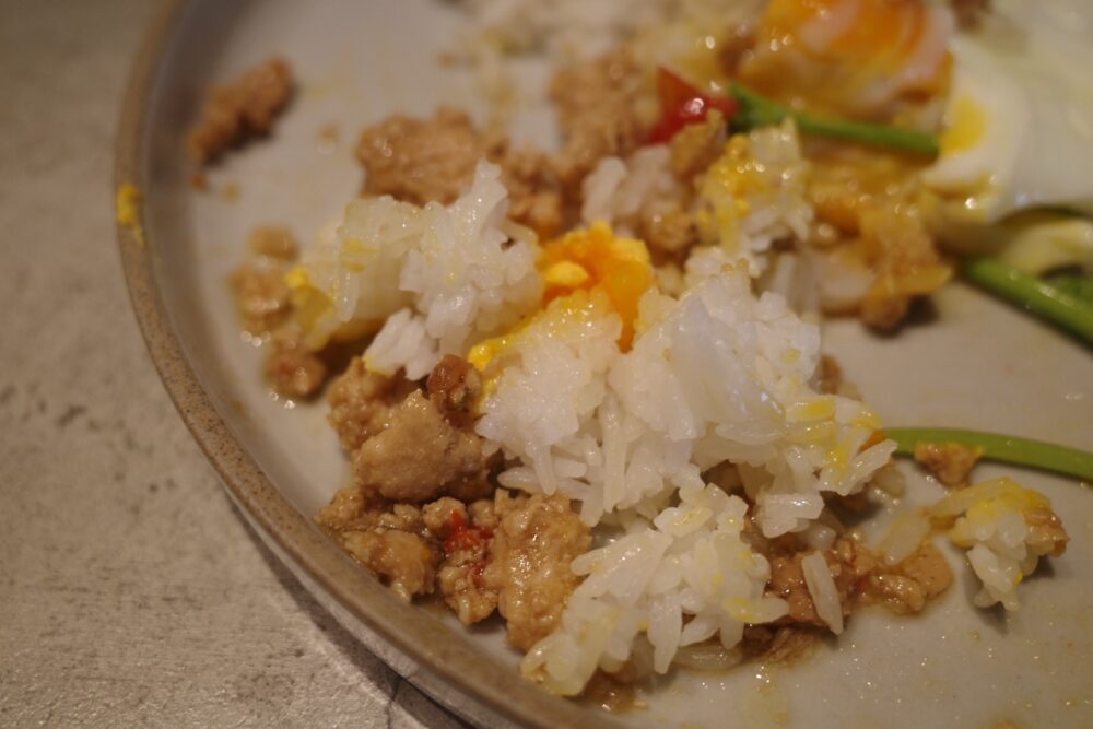 ガパオライスの表面