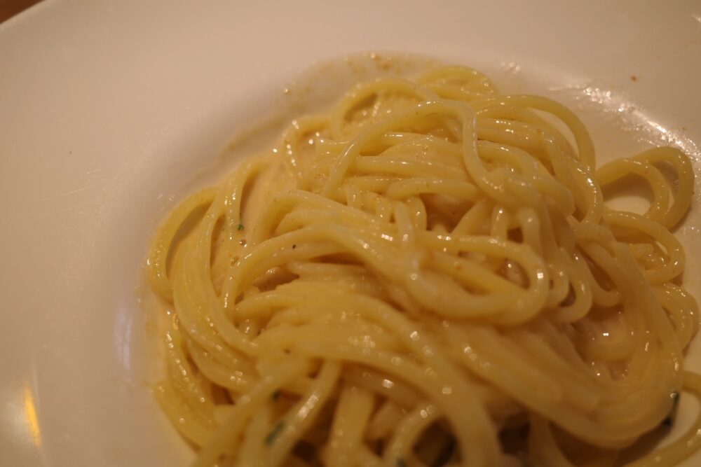 黒トリュフとウニの濃厚クリームソース