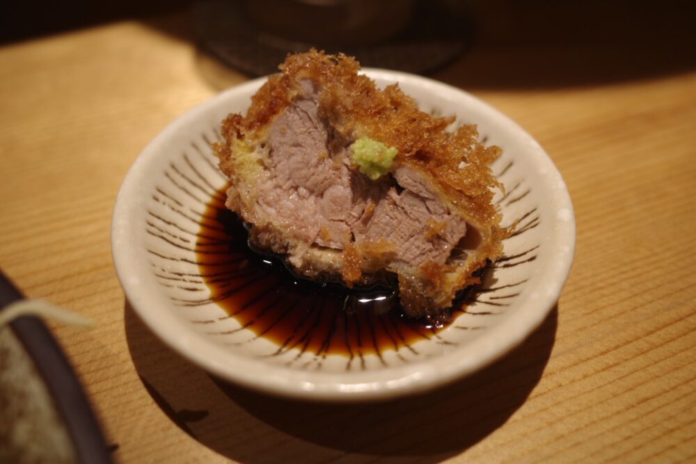 九州醤油をつけたヒレカツ