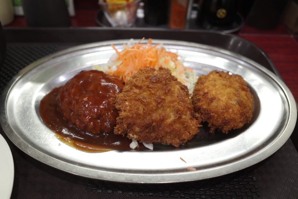 豚ヒレカツ + カニコロッケ + ハンバーグ