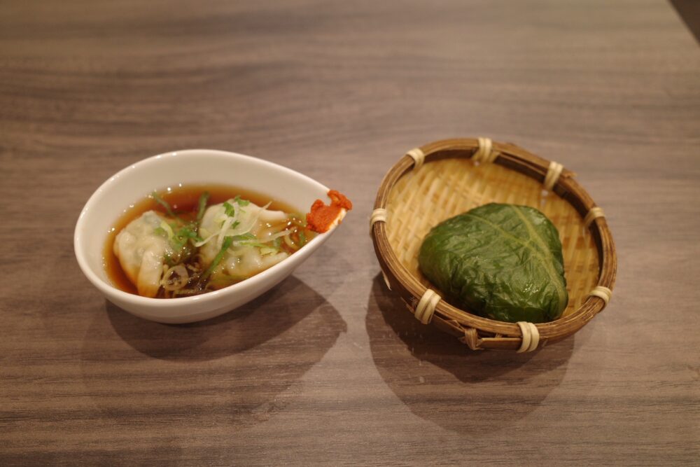 水餃子(2個)＋高菜巻きおにぎり(ハーフサイズ)