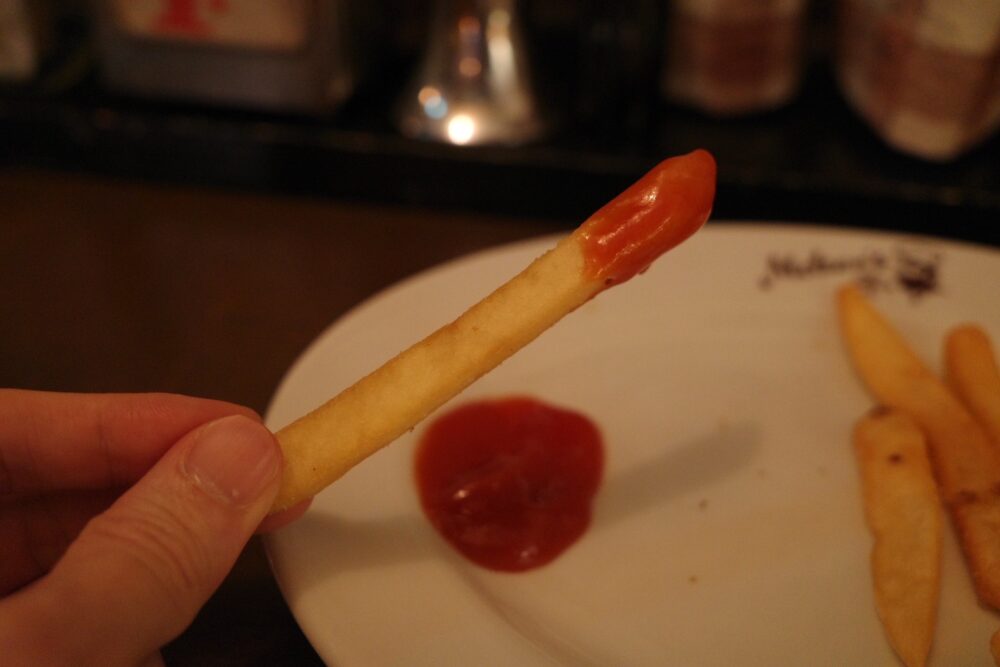 1本のフライドポテト