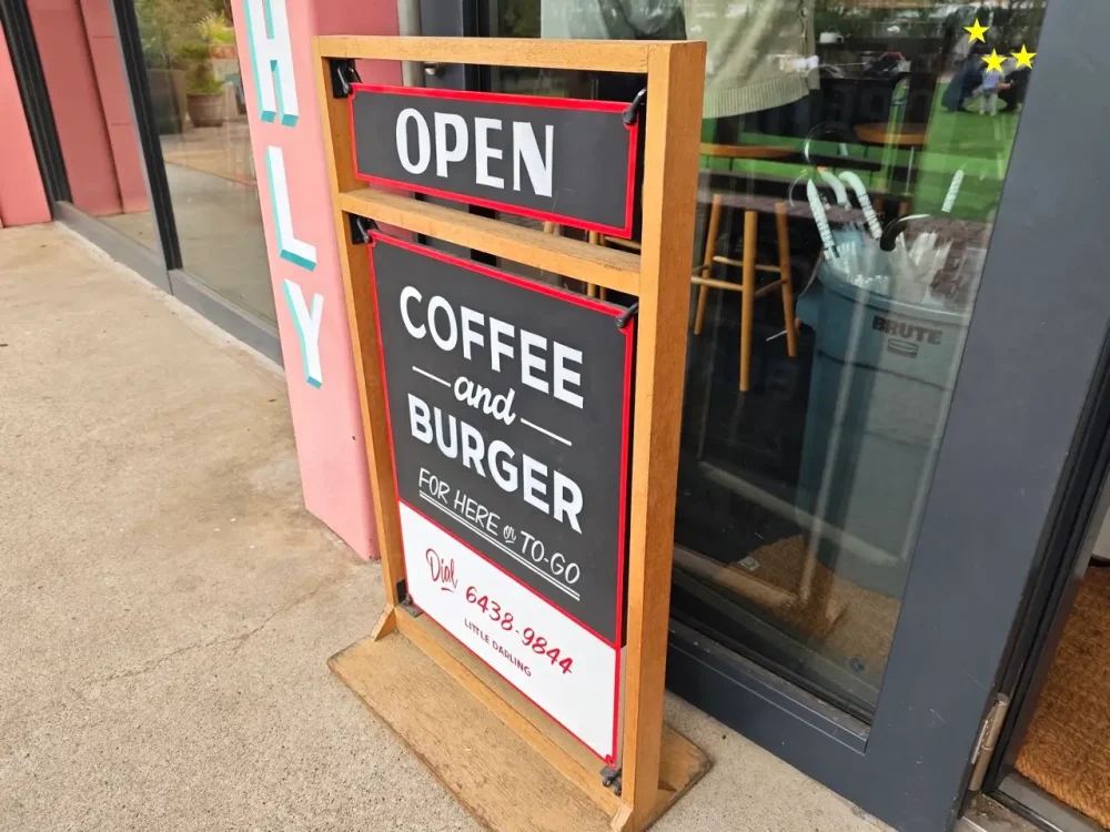 リトル ダーリン コーヒー ロースターズさん看板