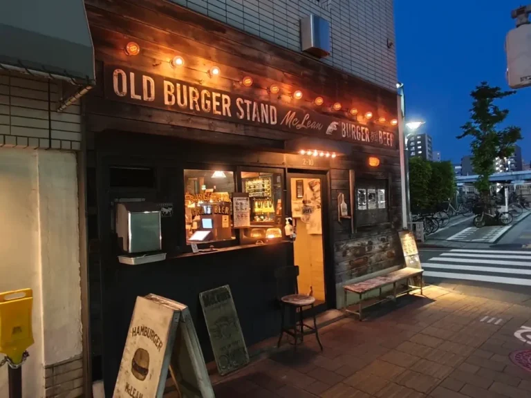 マクレーン オールドバーガースタンドさん外観