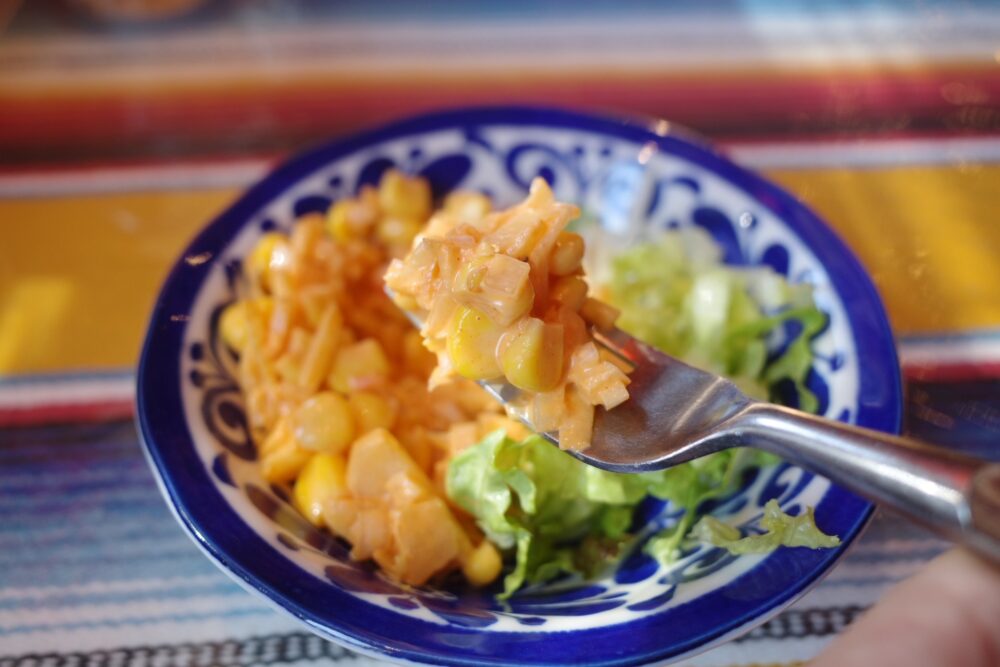 一口のミニメキシカンサラダ