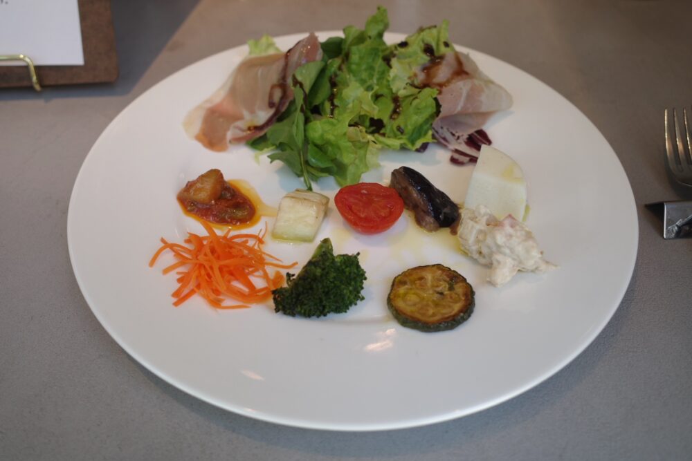 前菜盛り合わせ