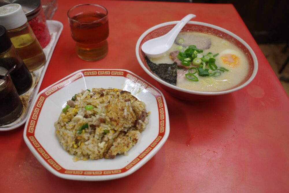 ラーメン半チャーハンセット