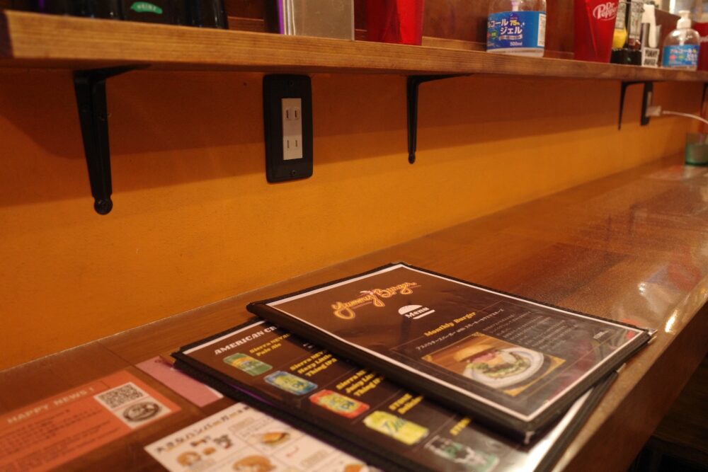 ヤミーバーガーさん店内