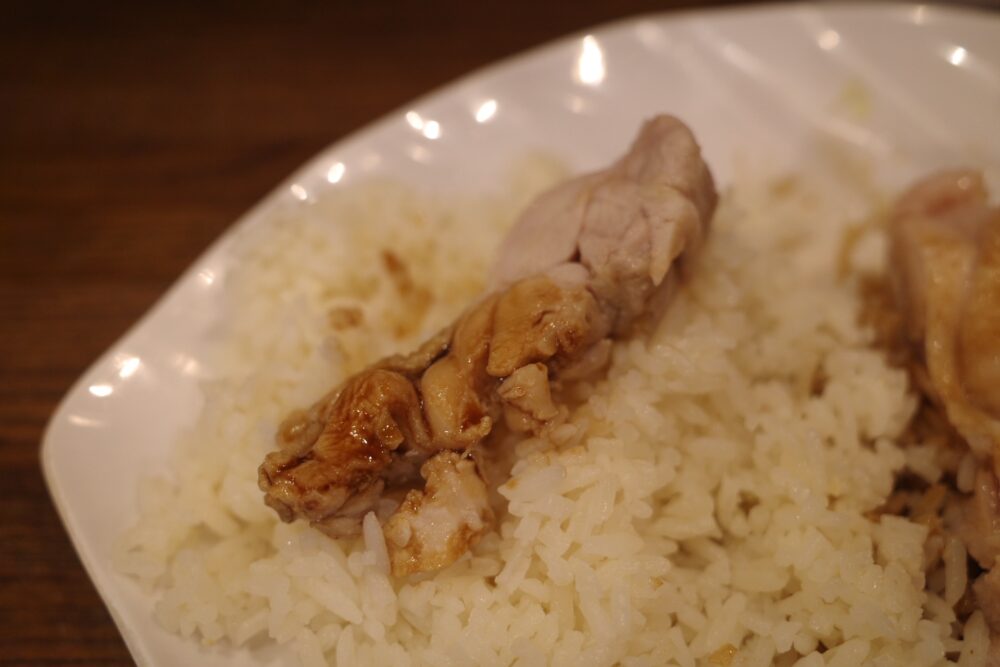 一口の鶏肉