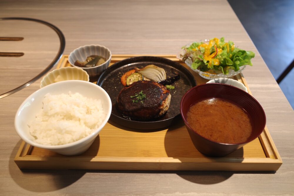 ハンバーグ定食