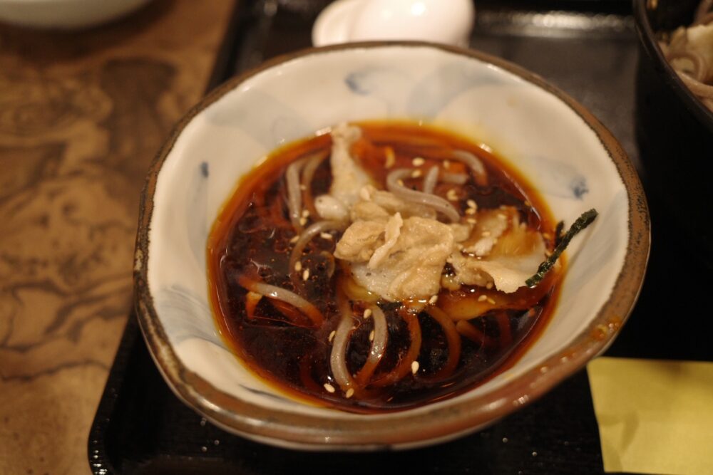 蕎麦を浸したつけ汁