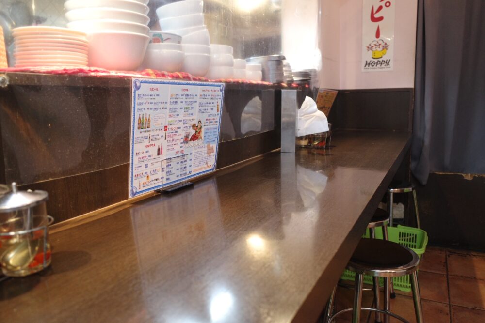 タイ東北モーラム酒店さん店内