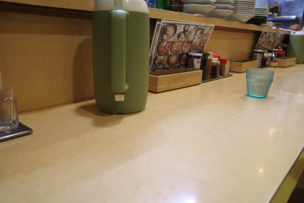 味の店 錦さん店内