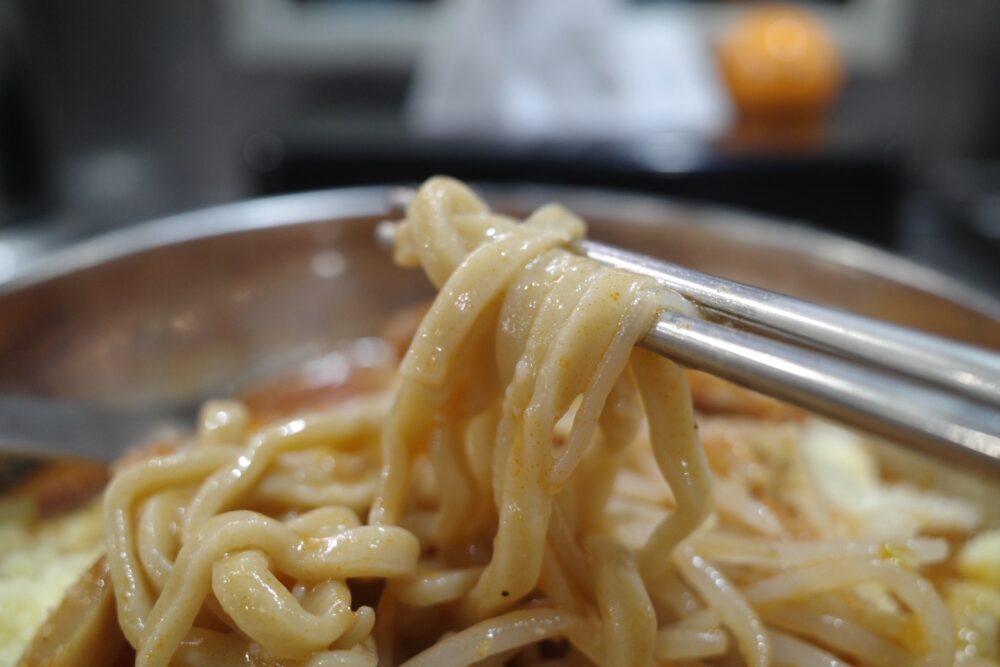一口の麺