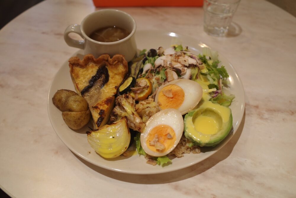 キッシュ＆サラダとスープ