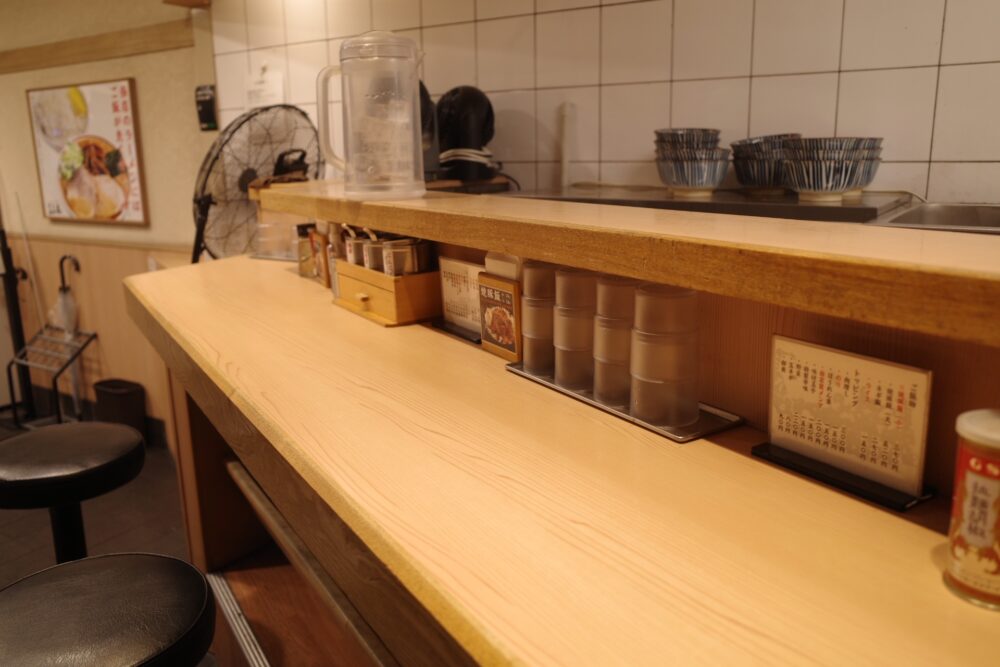 三三㐂さん店内
