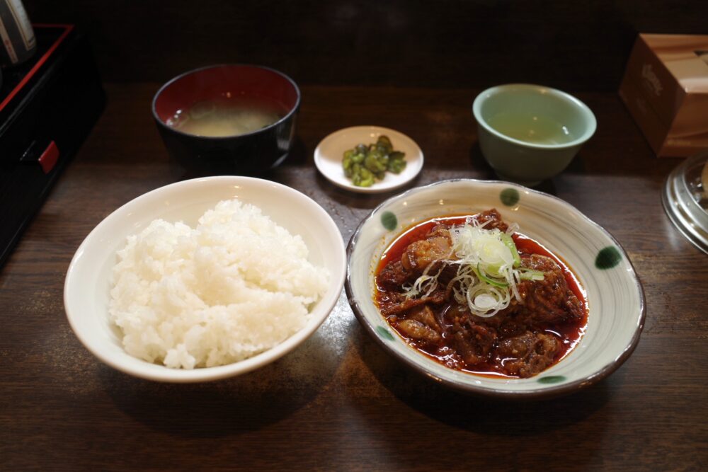 旨辛牛すじ煮込定食