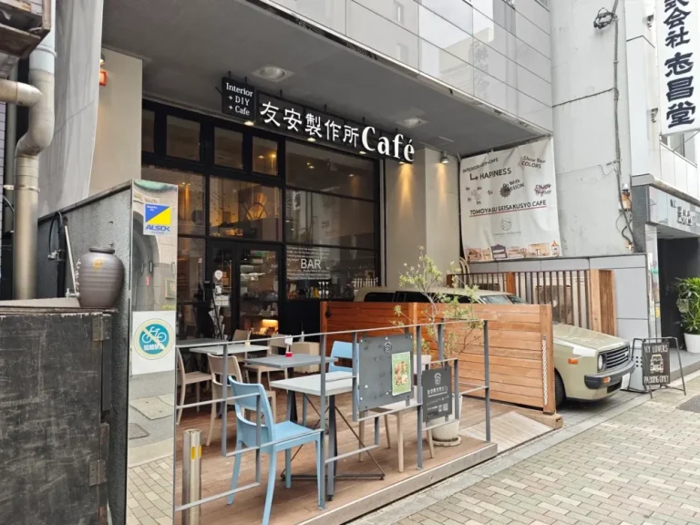 友安製作所カフェさん外観