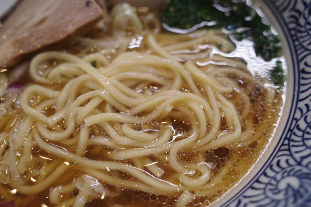 蛤と鰹 中華そばの表面